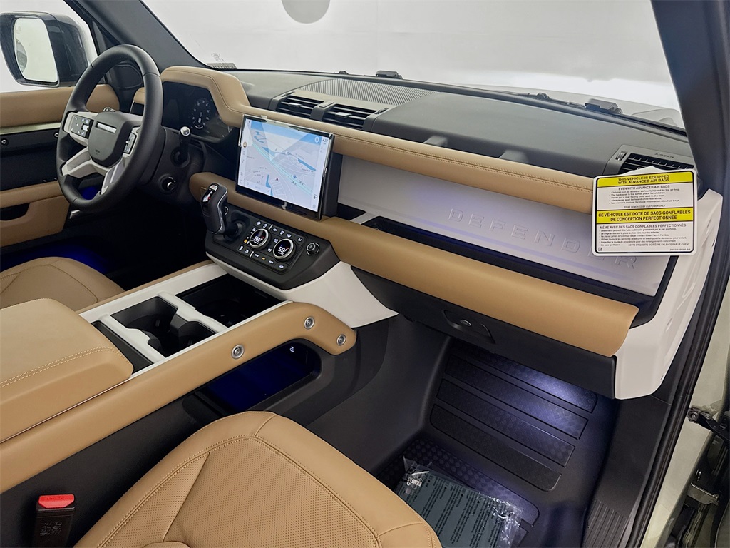 2025 Land Rover Defender 110 X-Dynamic SE photo 25