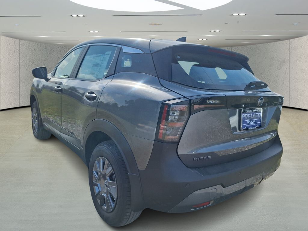 2026 Nissan Kicks S photo 3
