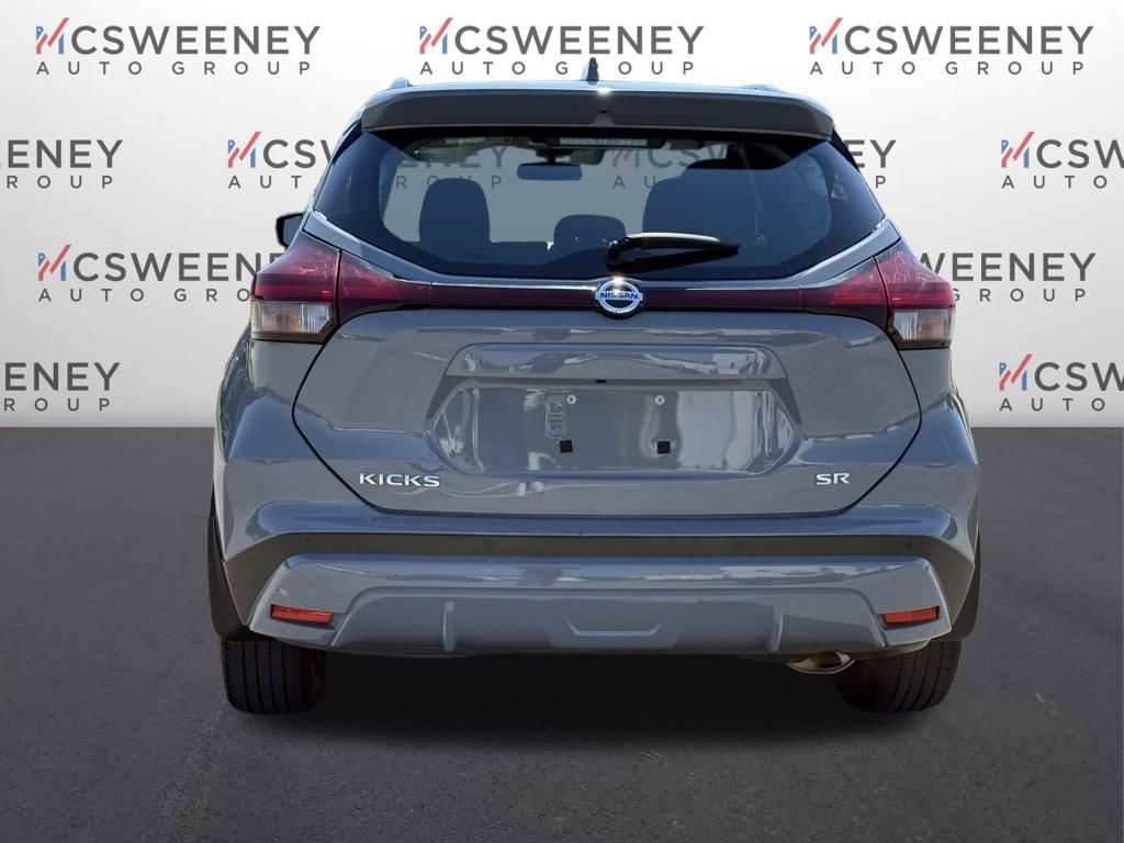 2021 Nissan Kicks SR photo 4