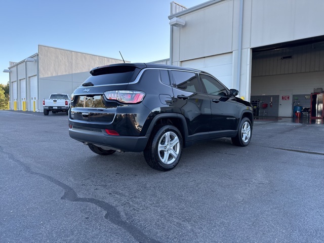 2023 Jeep Compass Sport photo 4