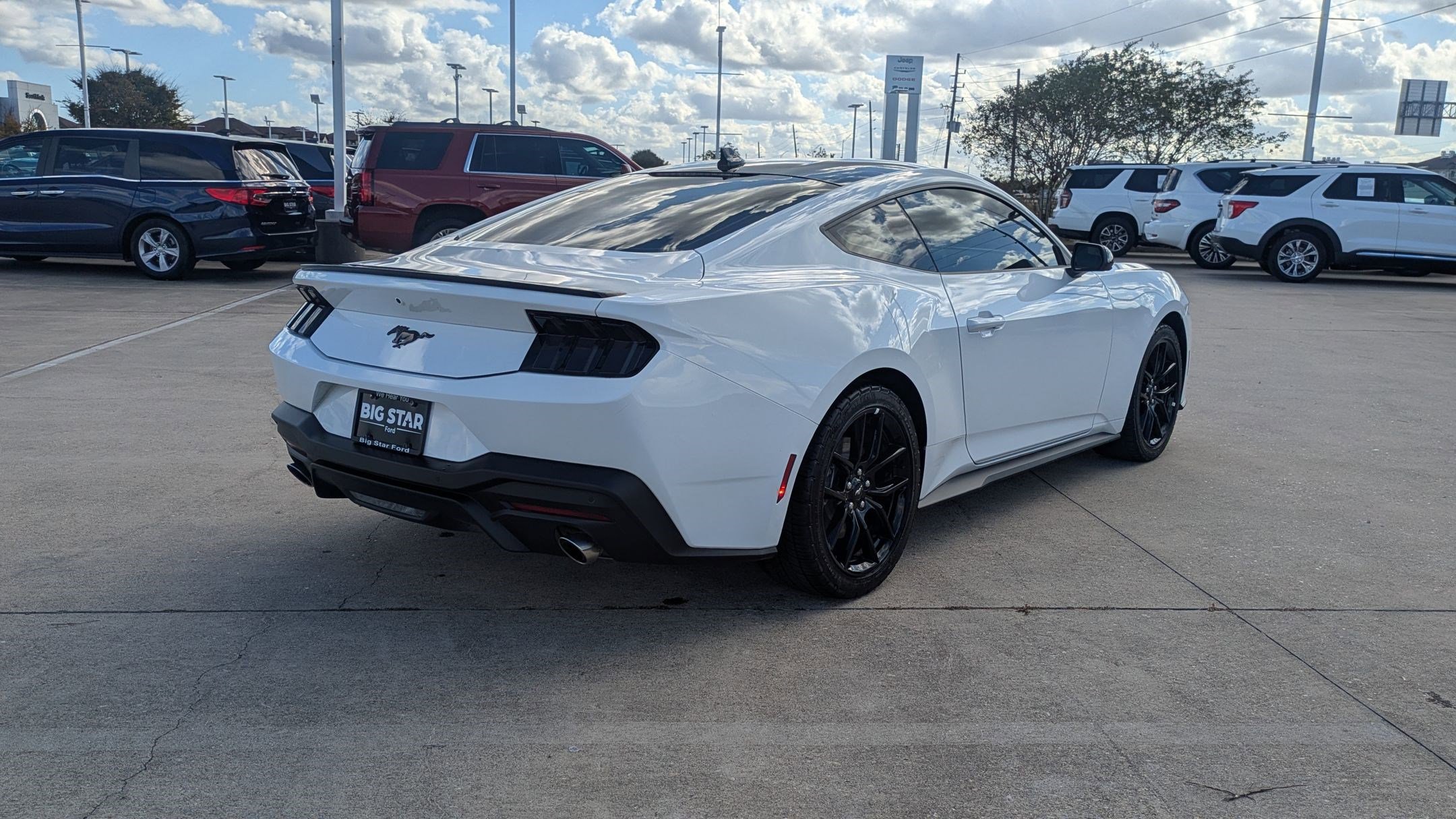 2025 Ford Mustang EcoBoost photo 3