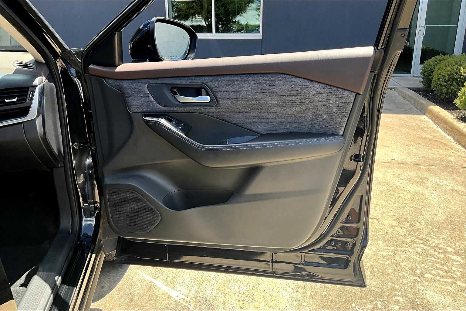 2023 Nissan Rogue SV photo 20
