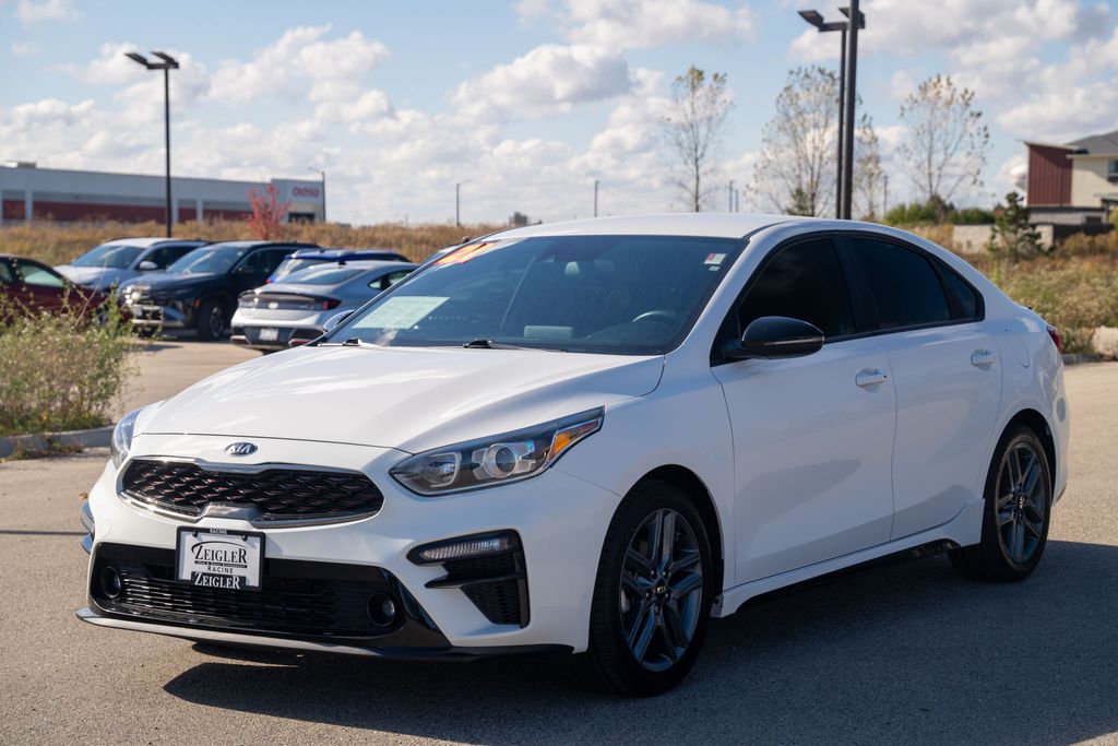 2021 Kia Forte GT-Line photo 2