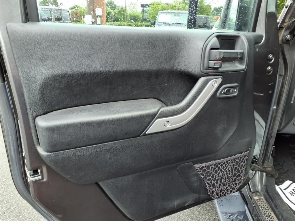 2017 Jeep Wrangler Unlimited Rubicon photo 4