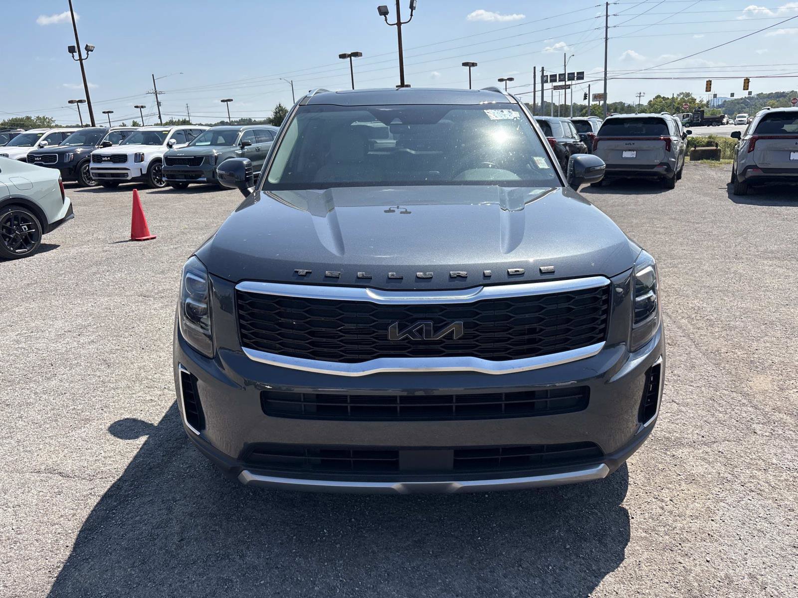 2022 Kia Telluride EX photo 2