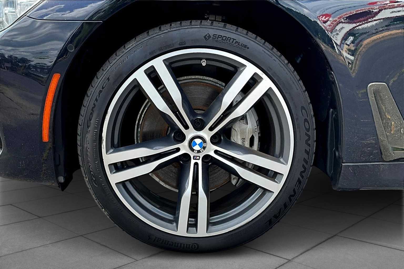 Image of Pre-Owned 2019 2019 BMW 7 Series 740i With Navigation