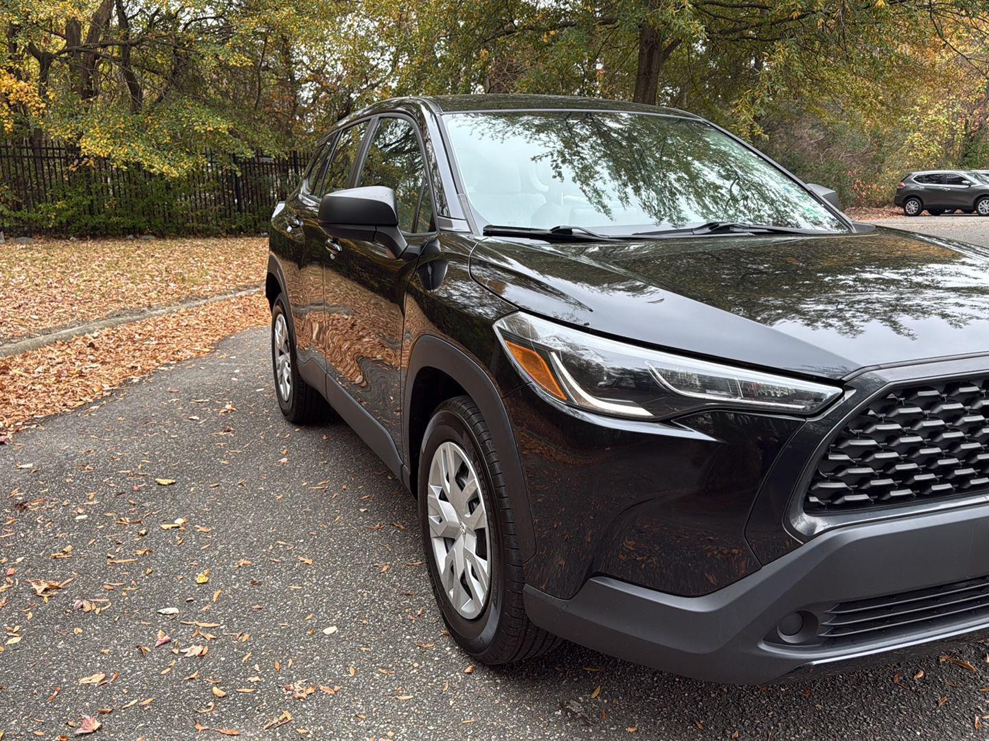 2022 Toyota Corolla Cross L photo 2