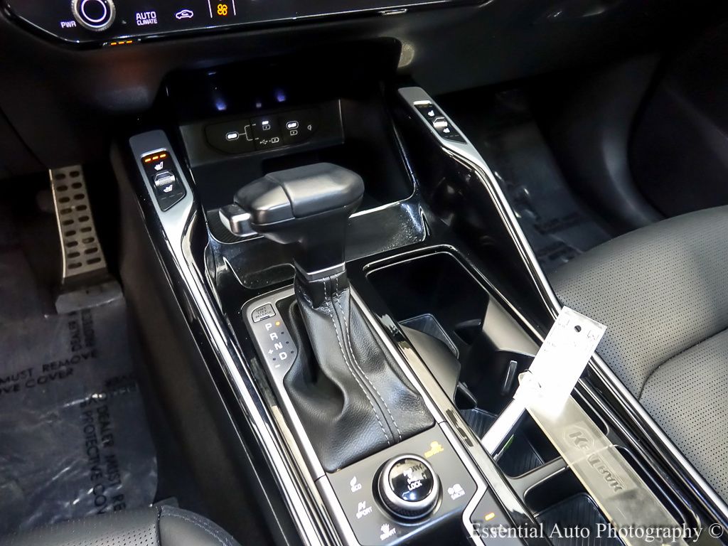 2025 KIA SORENTO - Image 21