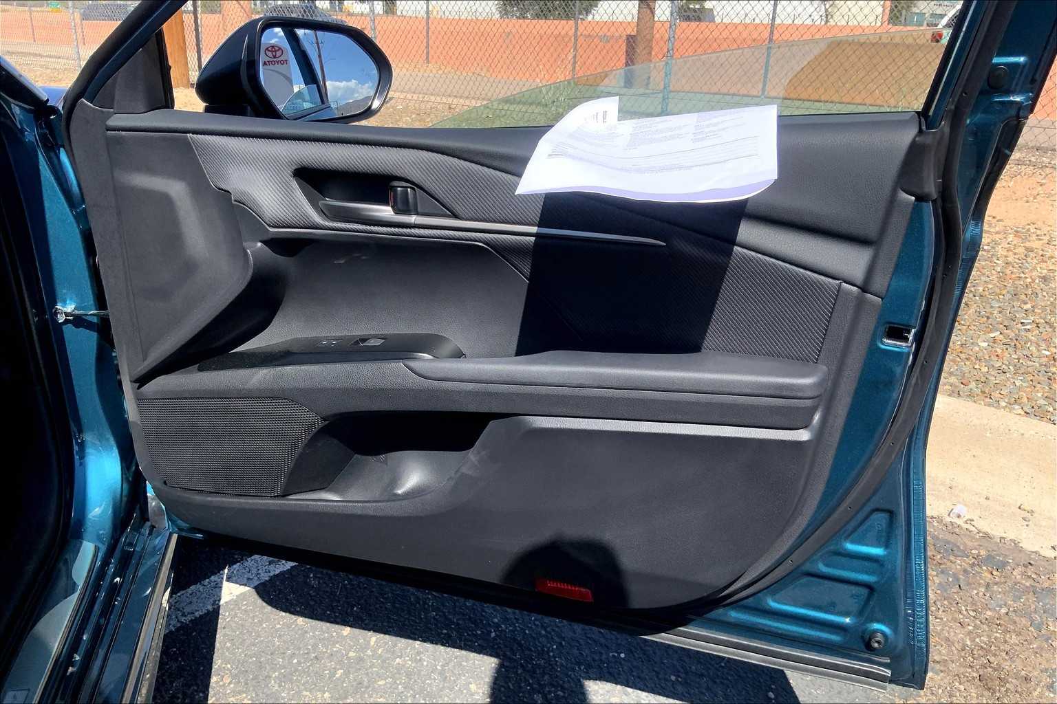 2025 Toyota Camry SE photo 19