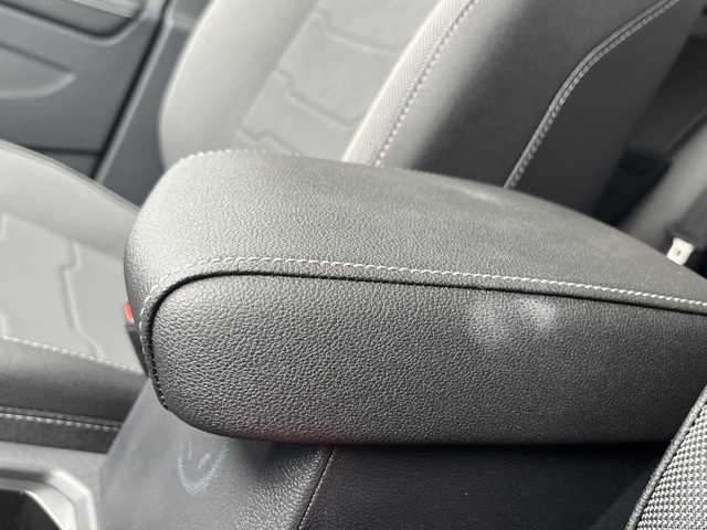 2025 Volkswagen Taos SE photo 37