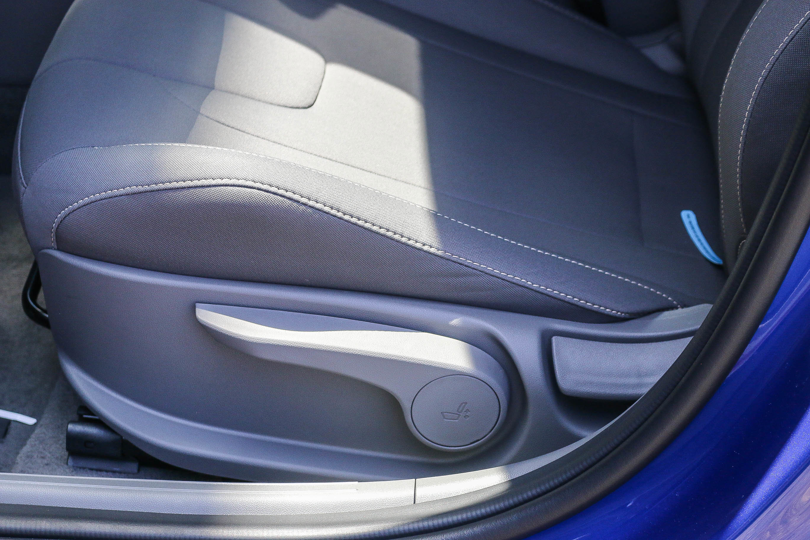 New 2025 Intense Blue Hyundai SEL Sport image 21
