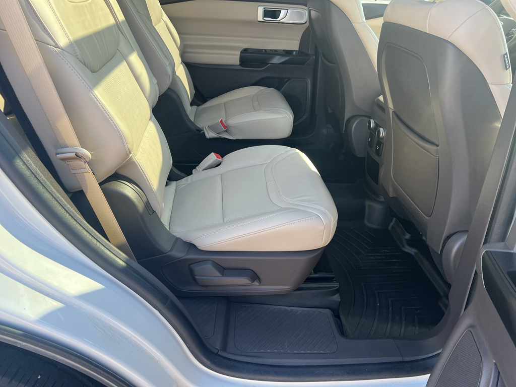 2020 Ford Explorer Platinum photo 34