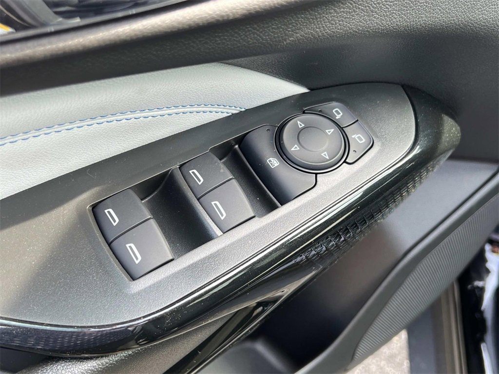 2025 Chevrolet Trax LT photo 9