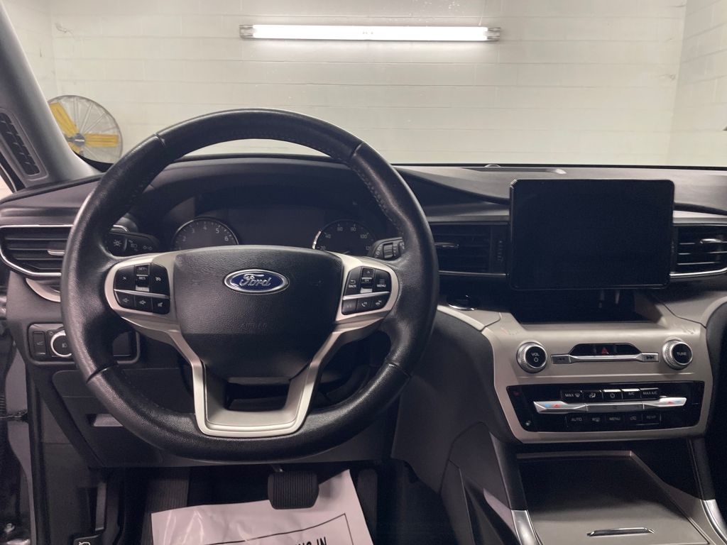 2023 Ford Explorer XLT photo 4