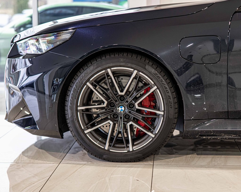 2025 BMW M5 - Image 8