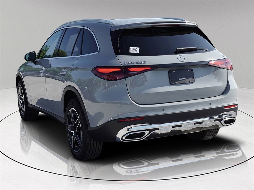 2026 Mercedes Benz GLC 300 photo 2