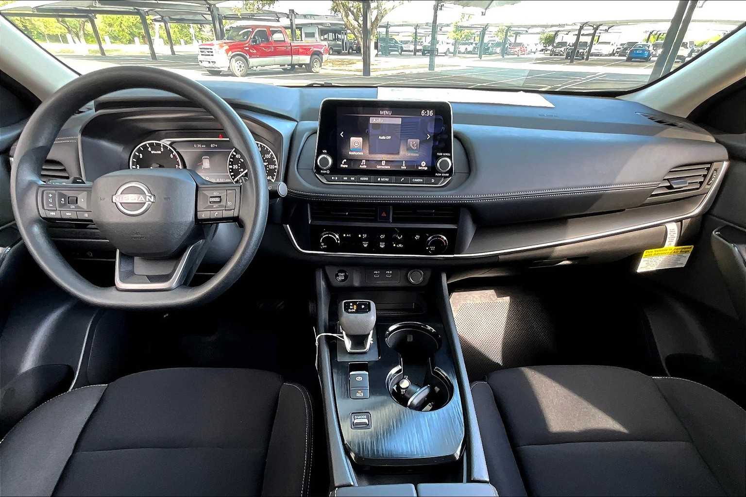 2026 Nissan Rogue S photo 4