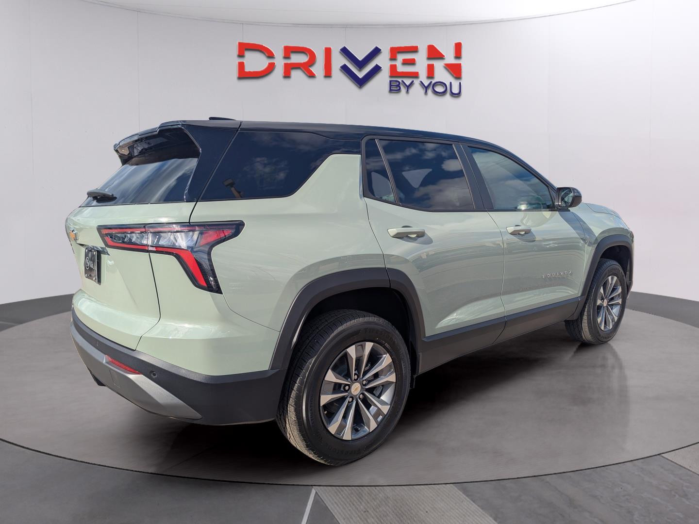 2026 Chevrolet Equinox LT photo 4