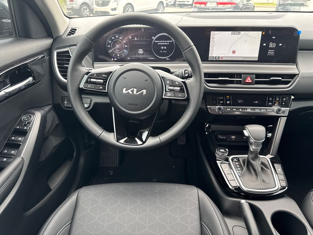 2025 Kia Seltos EX photo 23