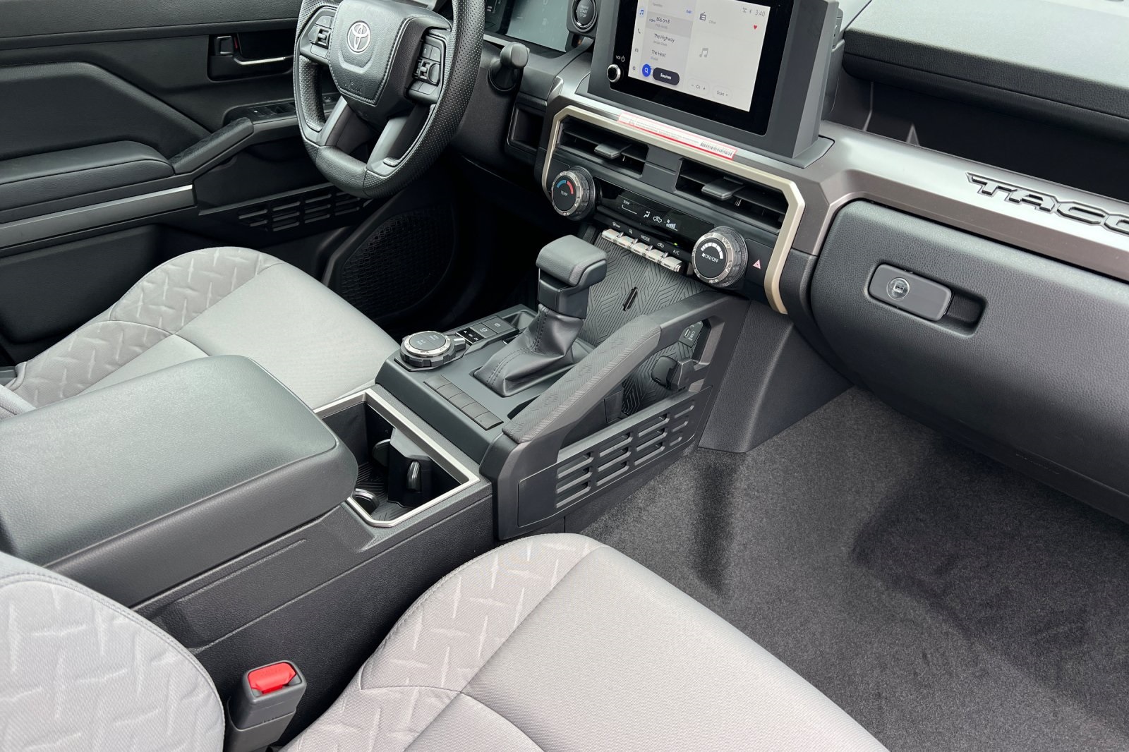 2025 Toyota Tacoma SR5 4x4 Double Cab photo 16