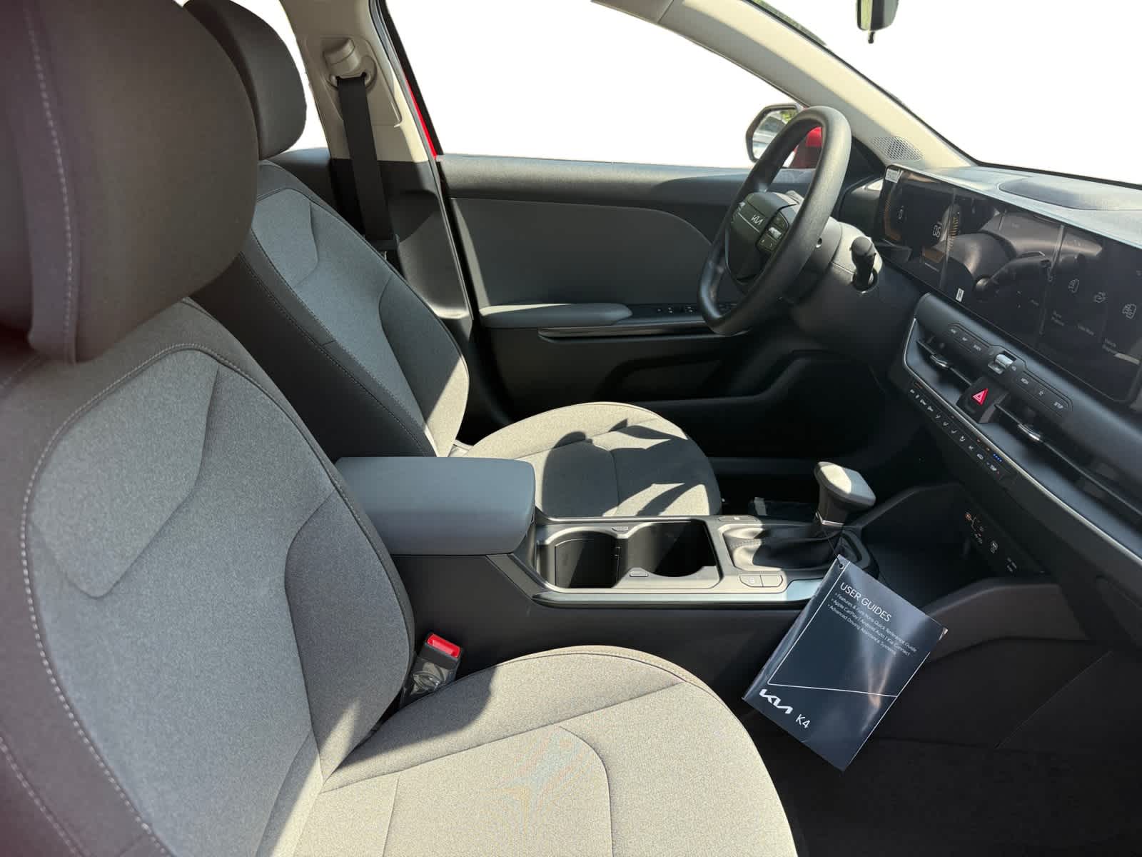 2025 Kia K4 LXS photo 14