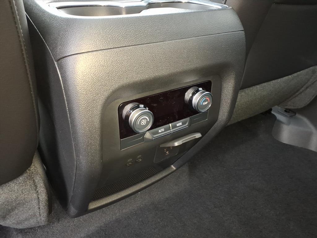 2026 Buick Enclave Sport Touring photo 3