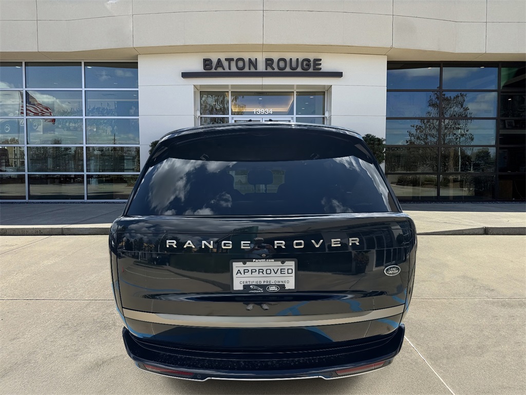 2023 Land Rover Range Rover SE photo 4