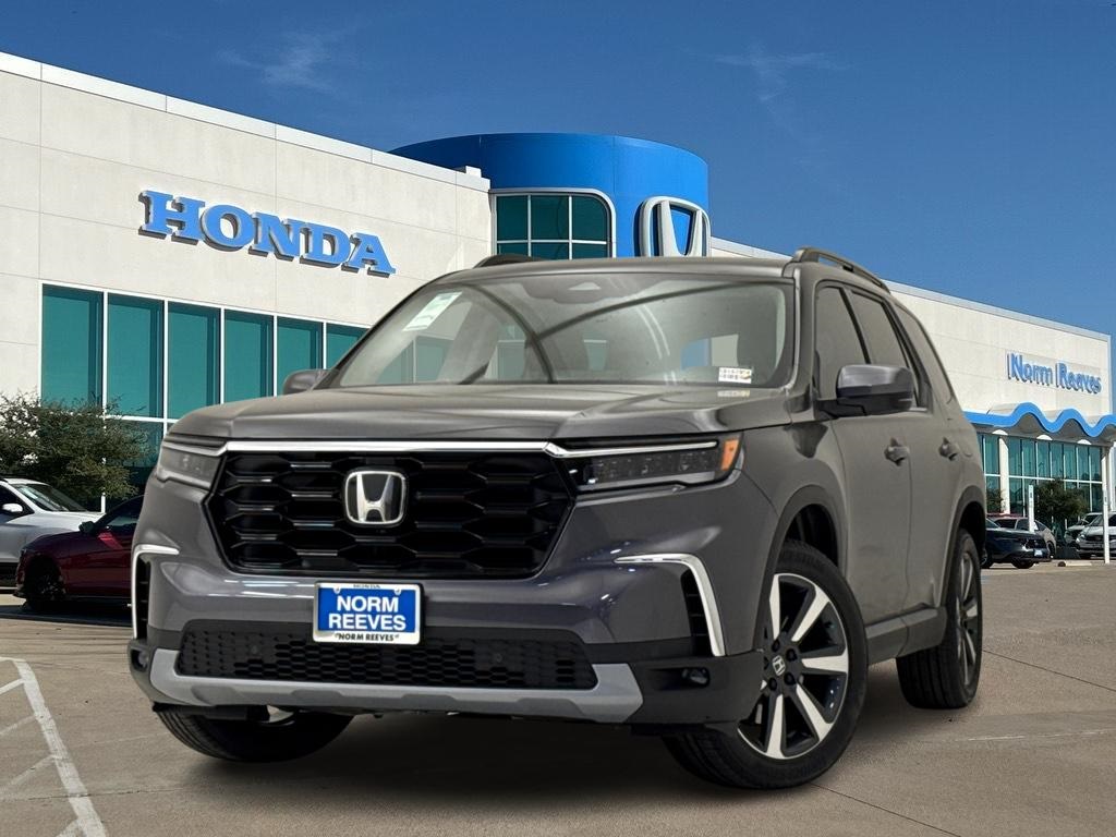 2025 Honda Pilot Touring's photo