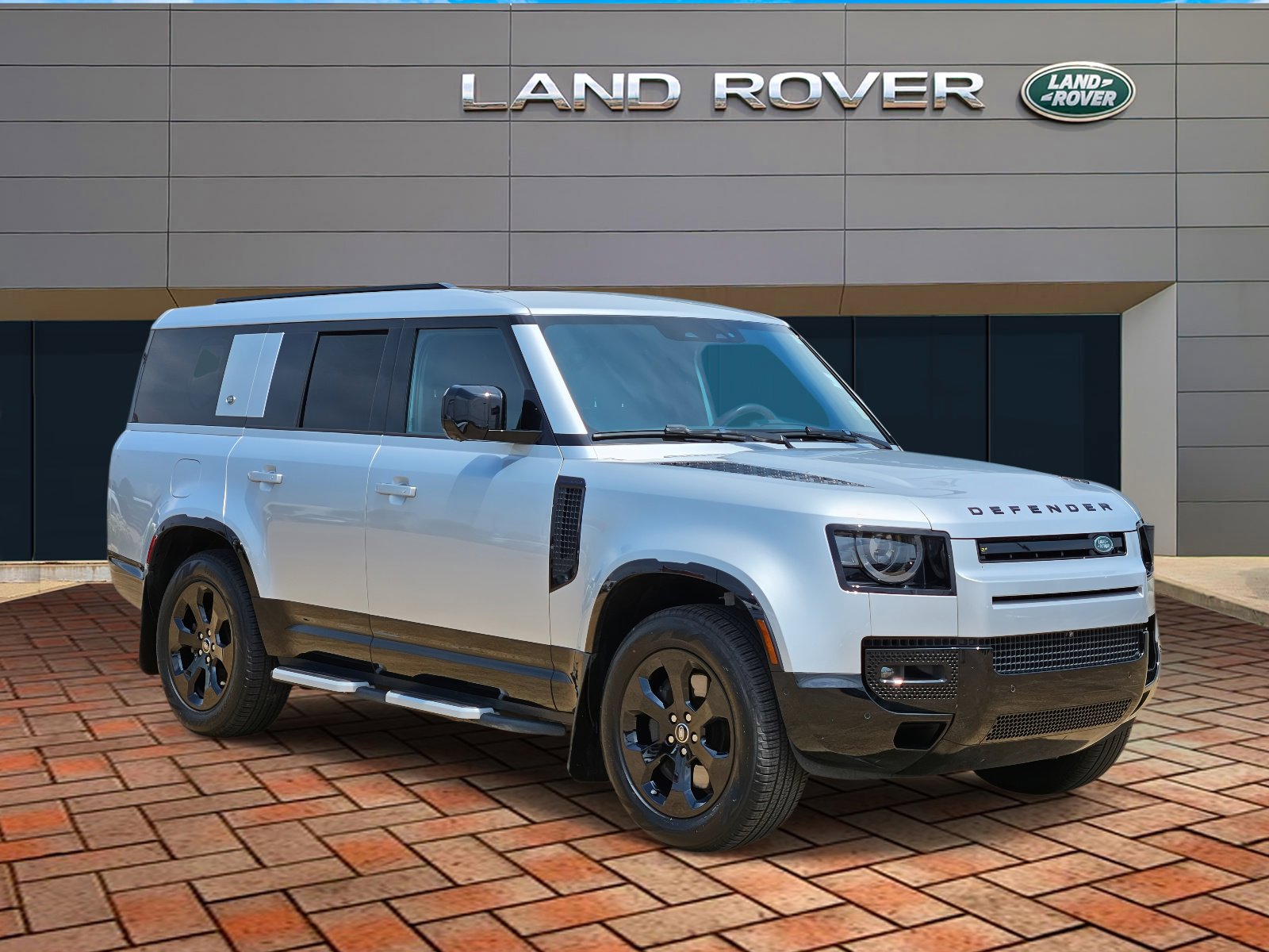 2024 Land Rover Defender X-Dynamic SE photo 3