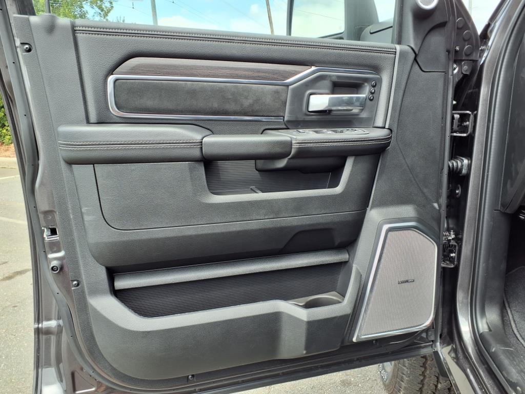 2025 Ram 2500 Laramie photo 3