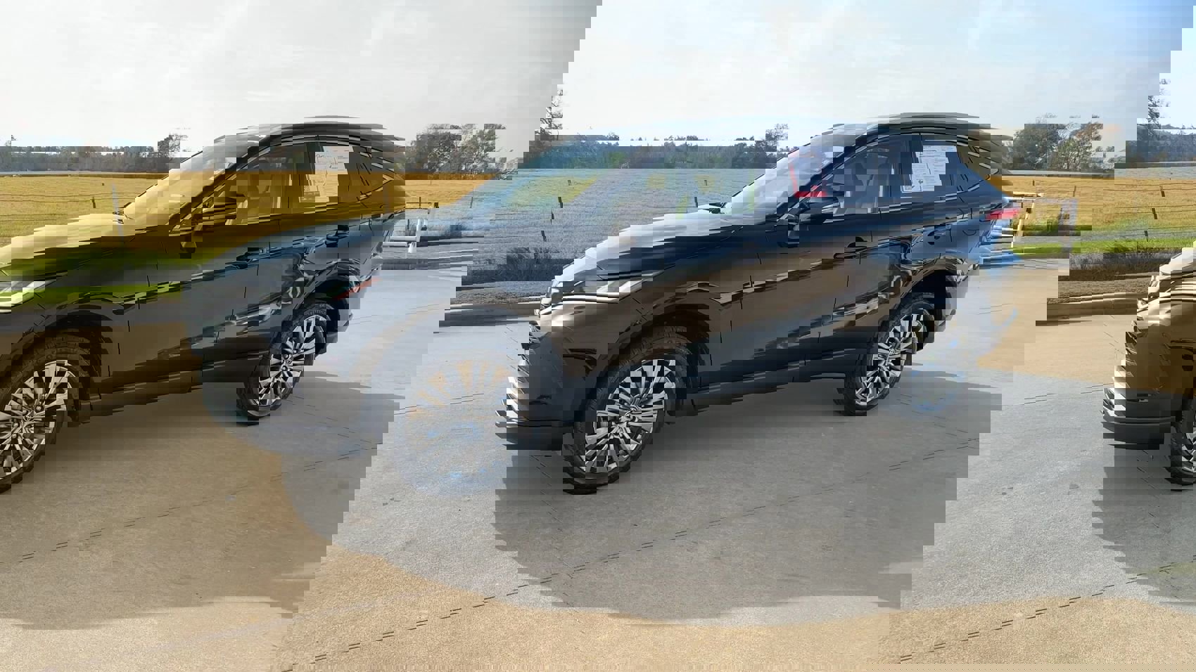 2022 Toyota Venza XLE photo 4