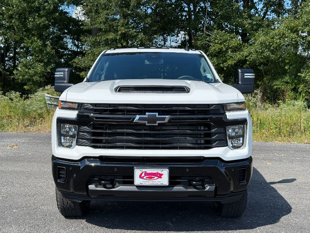 2025 Chevrolet Silverado 2500HD Custom photo 13