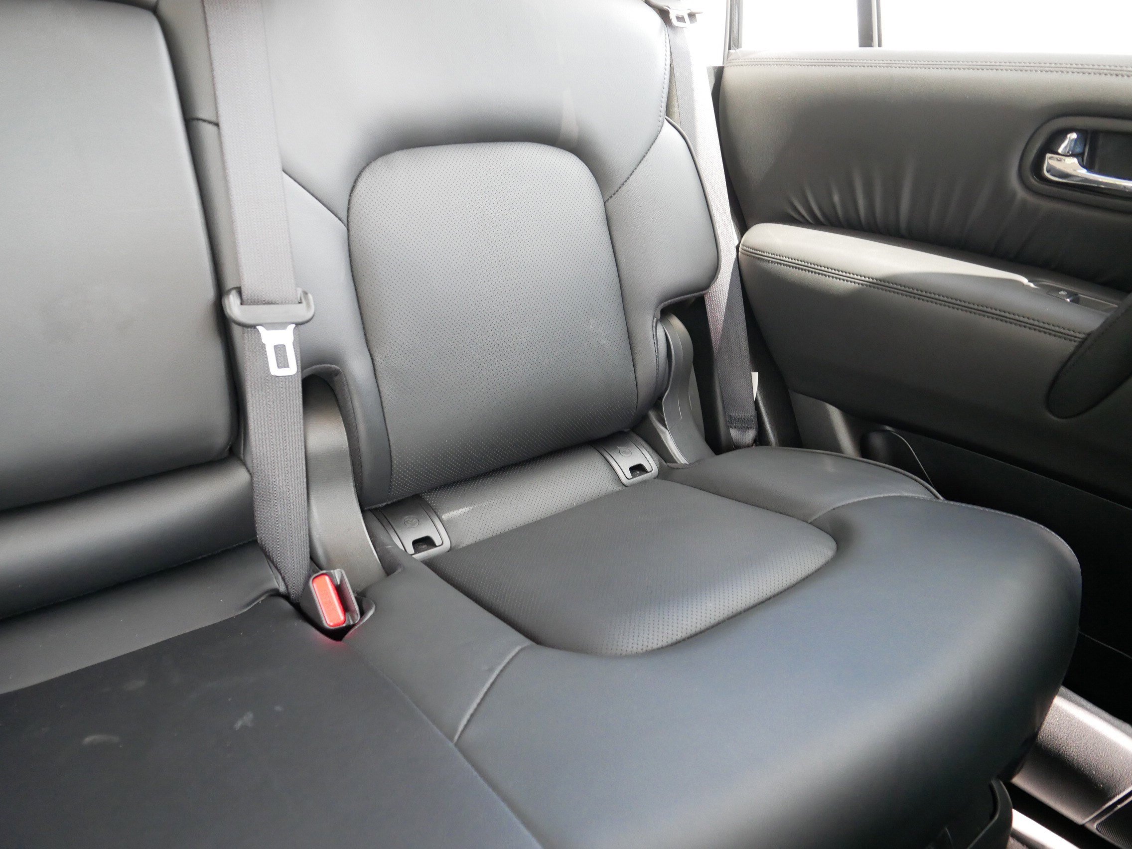2024 Nissan Armada SL photo 14