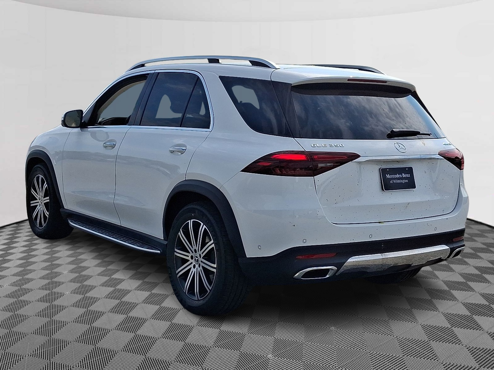 2026 Mercedes Benz GLE 350 4MATIC photo 2
