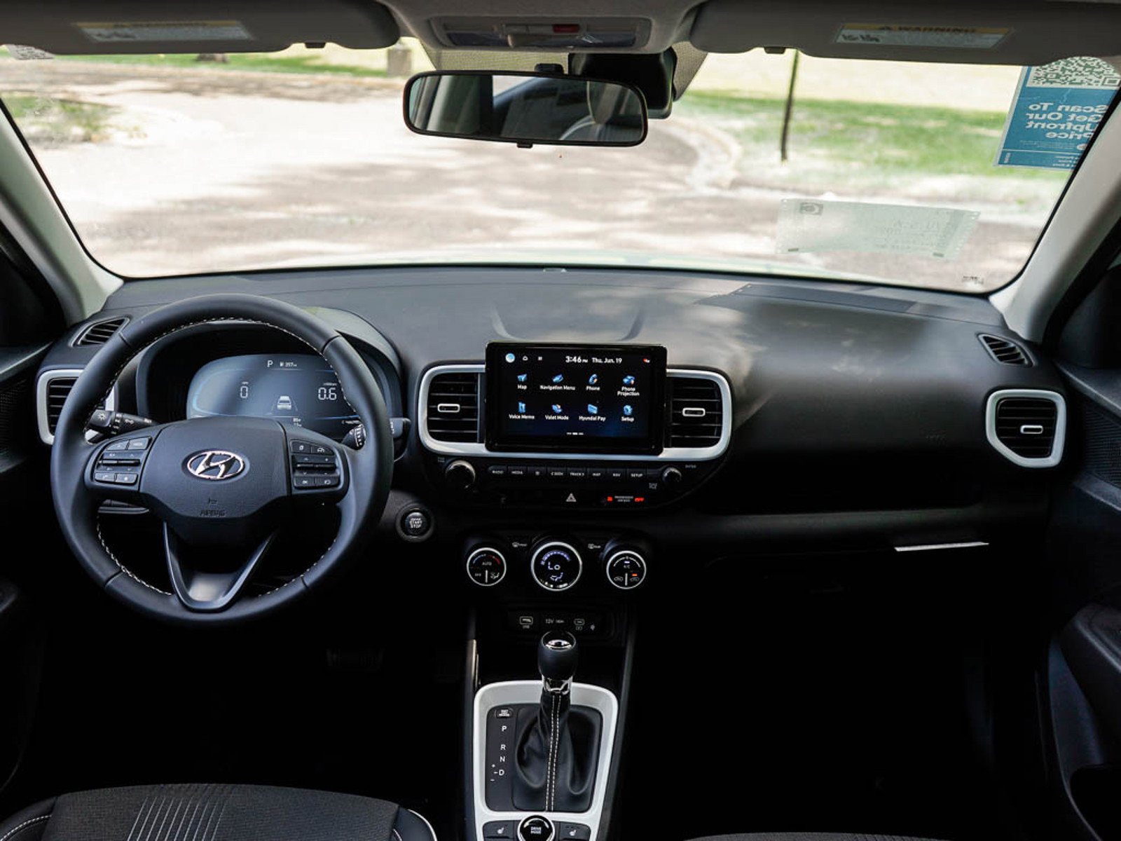2025 Hyundai Venue Limited photo 10