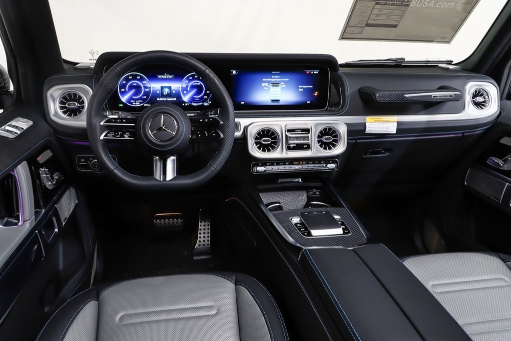 2025 Mercedes Benz G photo 6