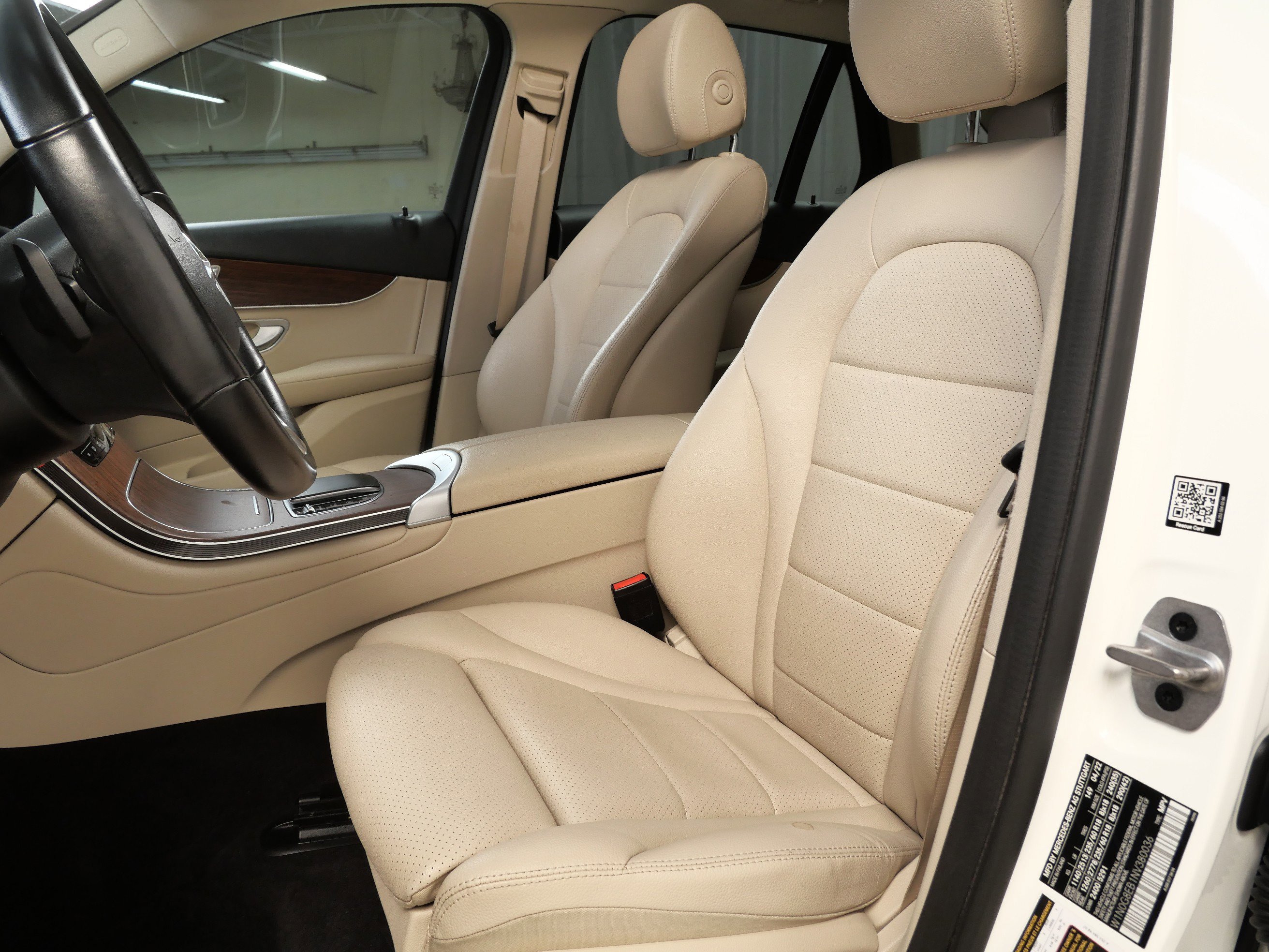 2022 Mercedes Benz GLC 300 4MATIC photo 2