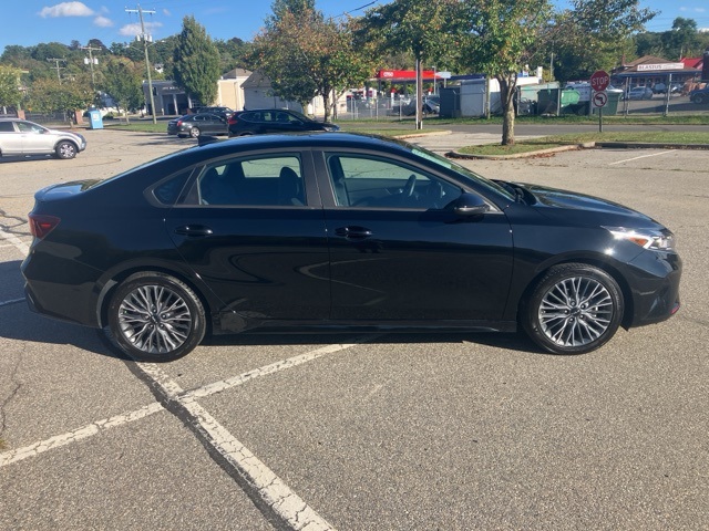 2024 Kia Forte GT-Line photo 4