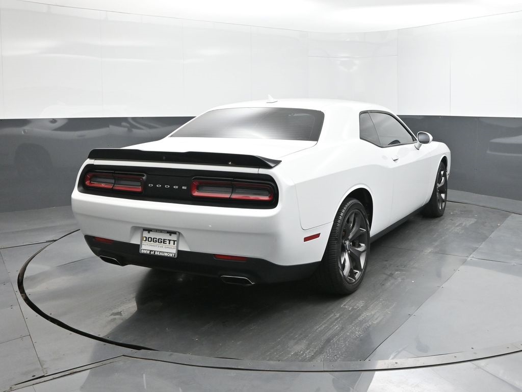 2018 Dodge Challenger SXT photo 10