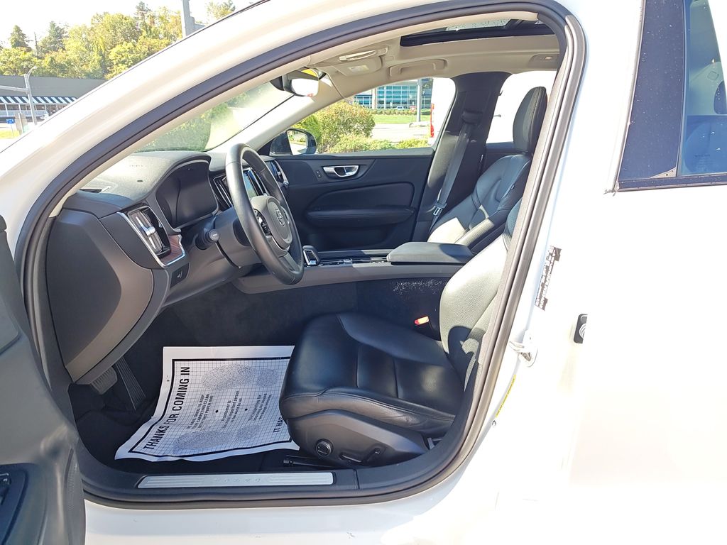 2024 Volvo S60 B5 Plus photo 5