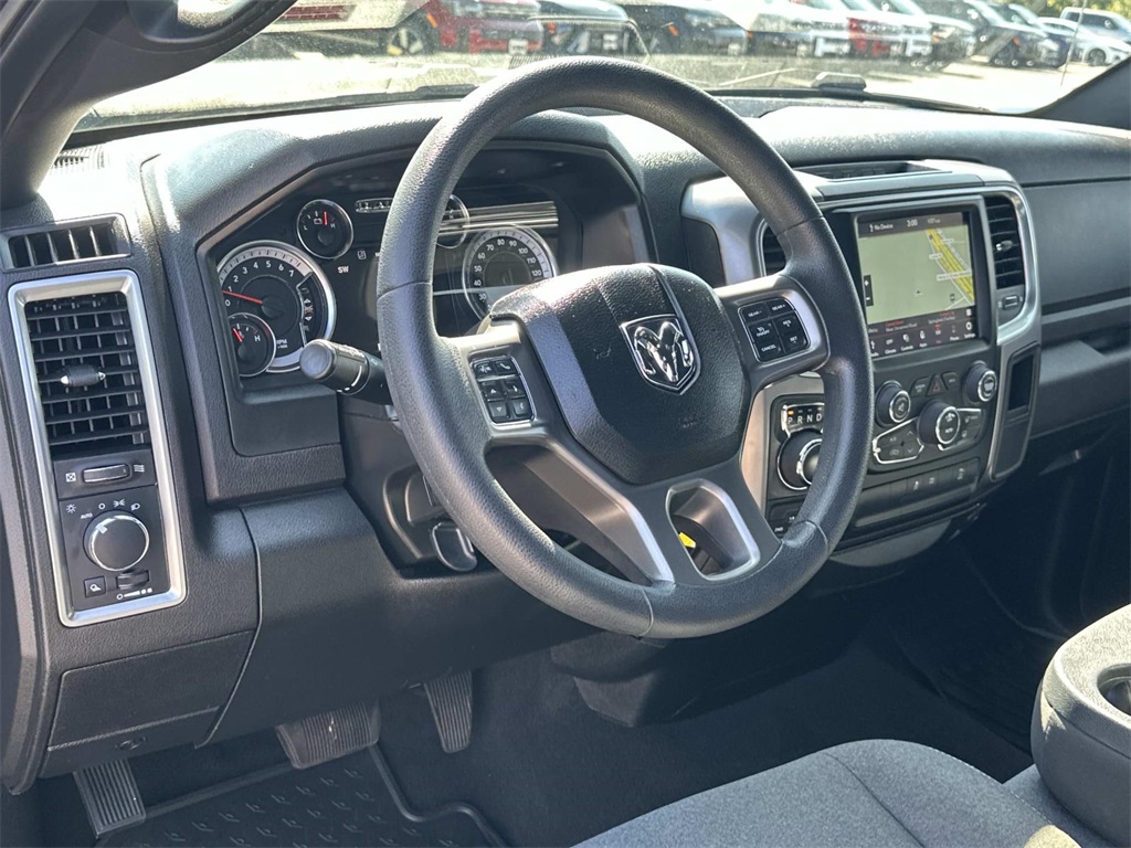 2022 Ram 1500 Classic Warlock photo 2