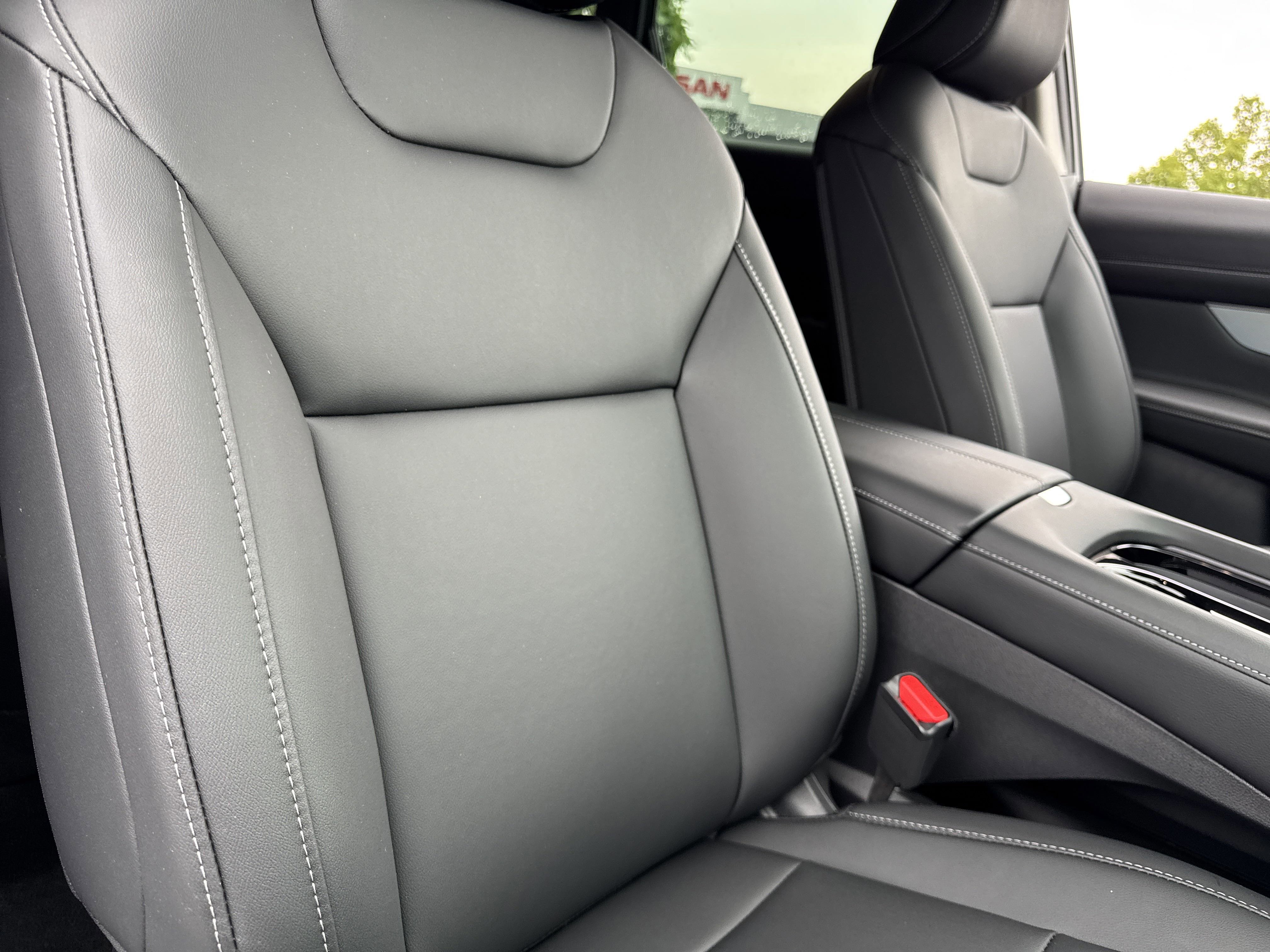 2025 Nissan Murano SL photo 13