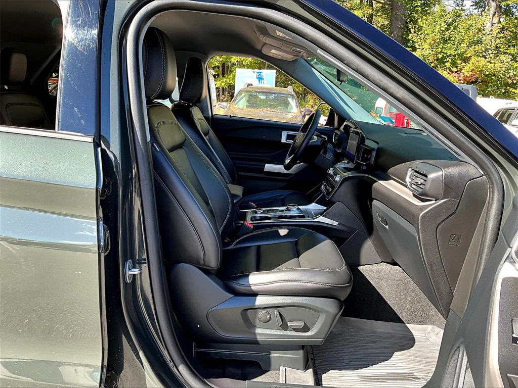2022 Ford Explorer XLT photo 14