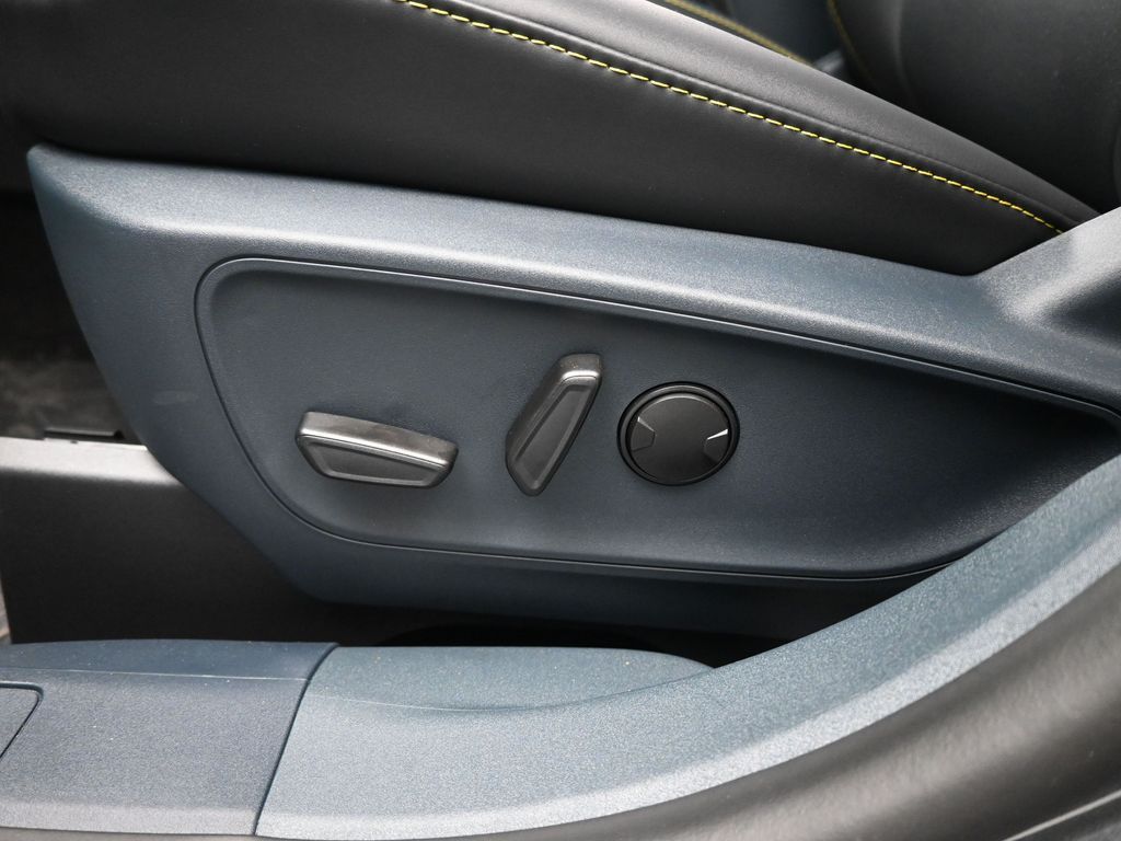 2025 Ford Maverick photo 8