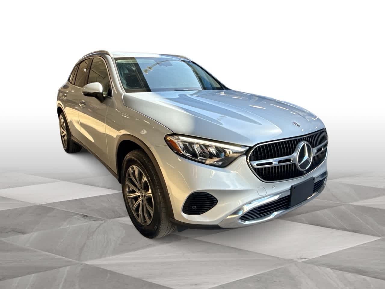 2024 Mercedes Benz GLC 300 4MATIC photo 2