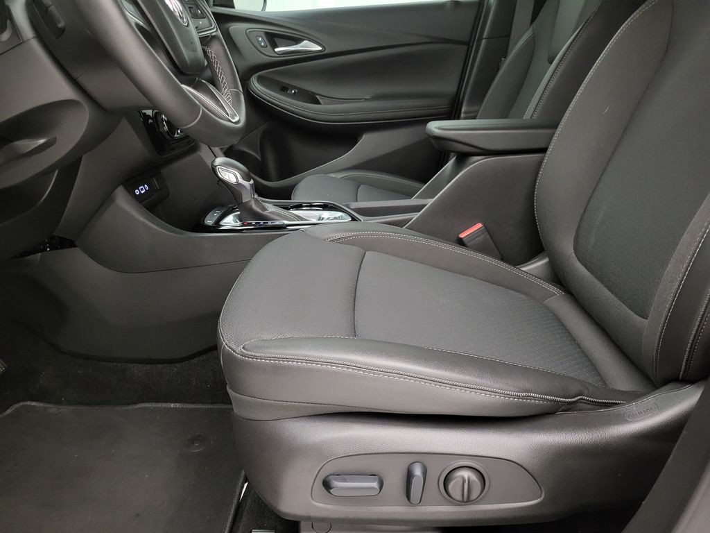 2023 Buick Encore GX Preferred photo 2