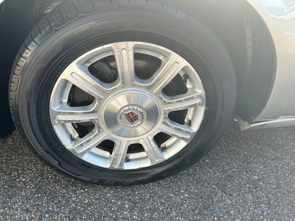 2008 Cadillac DTS Base photo 30