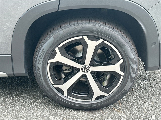 2025 Volkswagen Tiguan SE photo 20