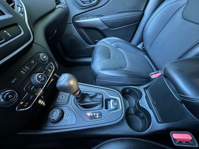 2022 Jeep Cherokee Latitude Lux photo 26