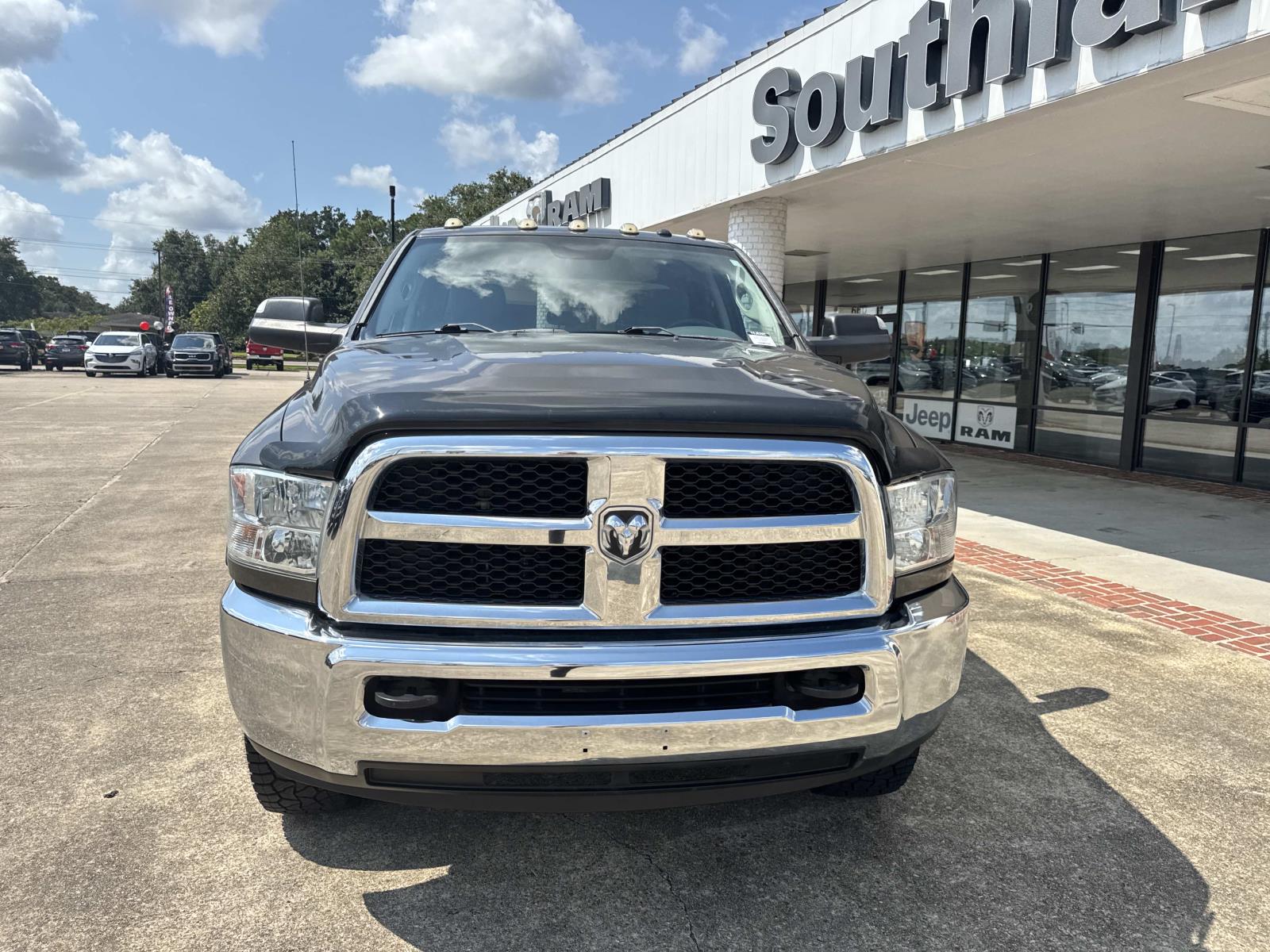 2018 Ram 2500 Tradesman photo 2